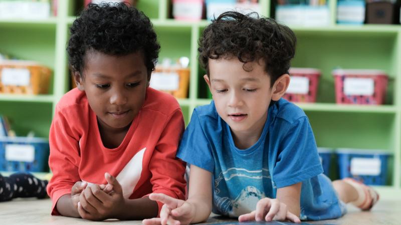 Samen spelen bij de intensieve groepsbehandeling Samen spelen bij de IGT