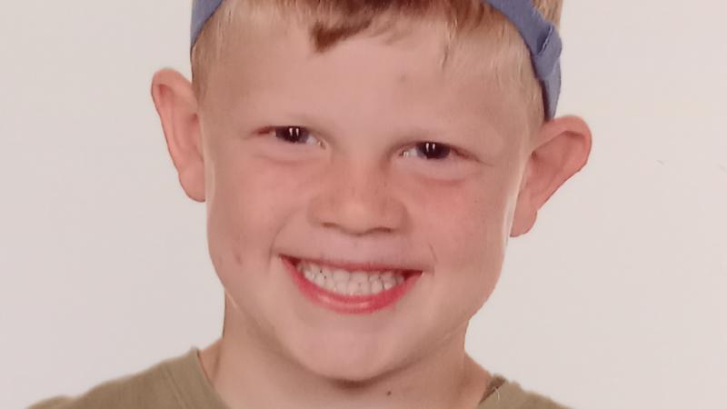 Bram kreeg behandeling thuis Portretfoto van Bram