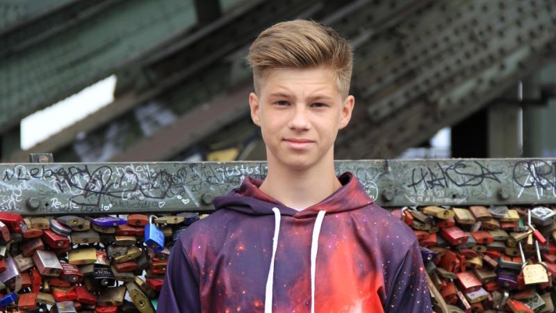Jongen met TOS Jongen met TOS