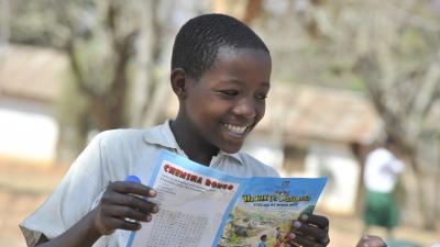 Lees- en prentenboeken voor dove kinderen in Tanzania Lees- en prentenboeken voor dove kinderen in Tanzania
