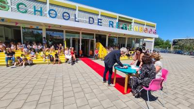 Feestelijke start samenwerking De Regenboog Tiel en Kentalis Basisschool De Regenboog Tiel en Kentalis slaan de handen ineen voor inclusiever onderwijs