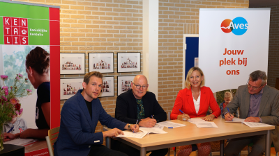 Ondertekening de Triangel Ondertekening de Triangel
